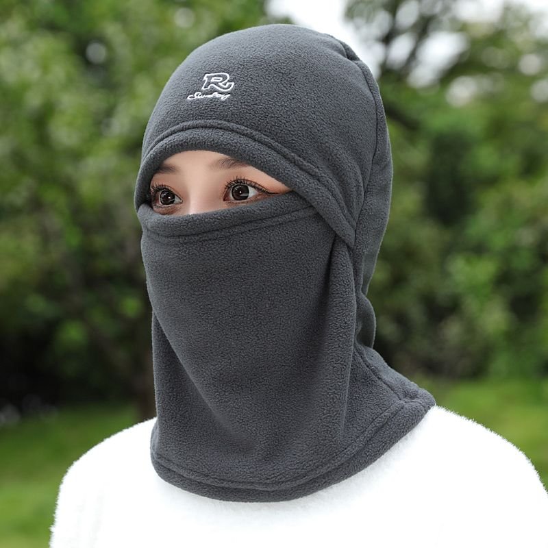 A cold-headed scarf with a cyclist cyclist in the autumn and winter with a warm wind and a thicker male mask