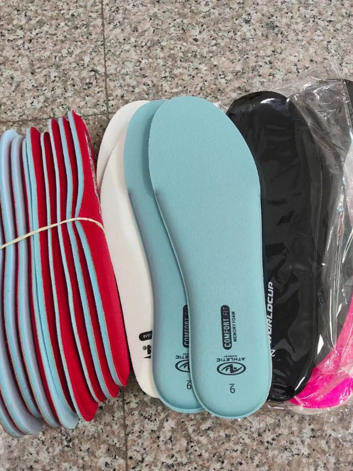 Ten pairs of sweatshop shoes, long-stop sports men and women with soft and comfy air and thicker tremors