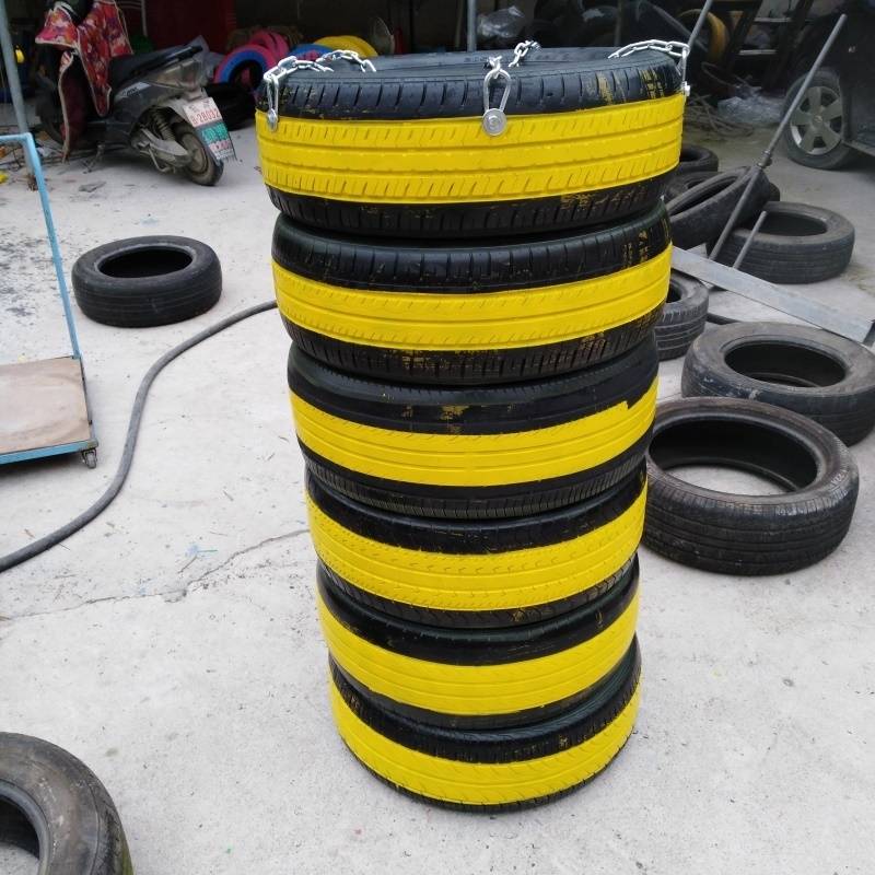 Tire sandbags to enhance the ability of the tire sandbags to train gym martial arts gyms