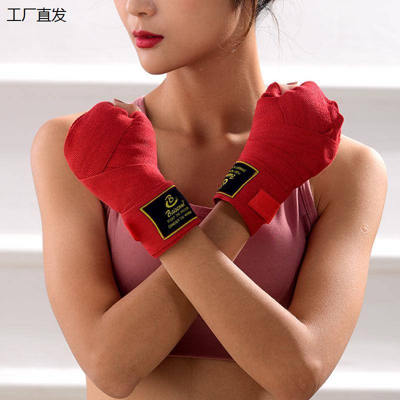 Boxing bandage tie hand with protective gear scattered hand with sandbags, hand -in -law, Muay Thai men and women strap sports fighting