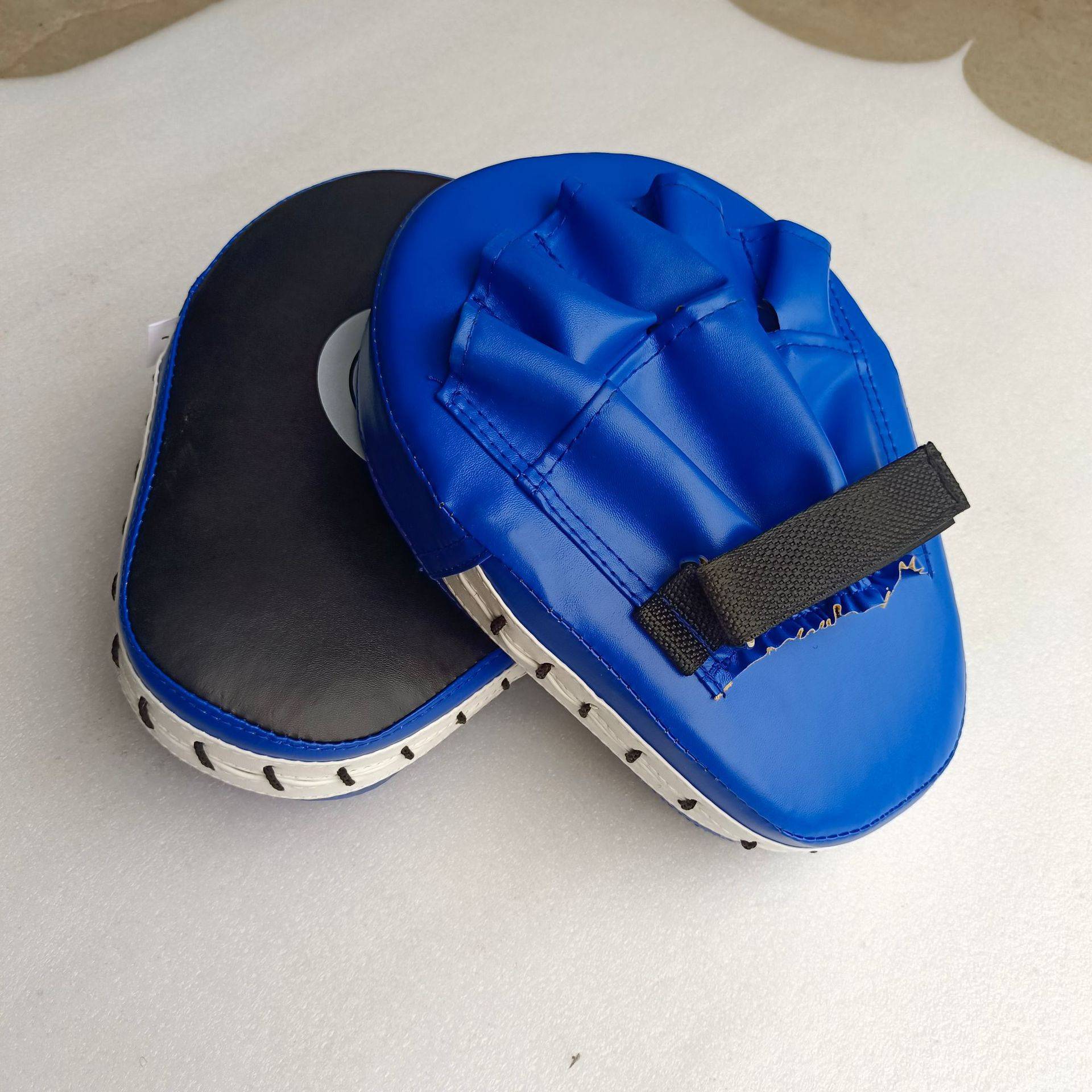 Lipuson professional boxing player target boxing scattering training curved hand target taekwondo training foot target