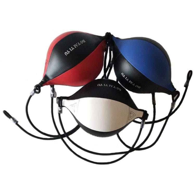 Quickball kick-off, trainer-reacting ball