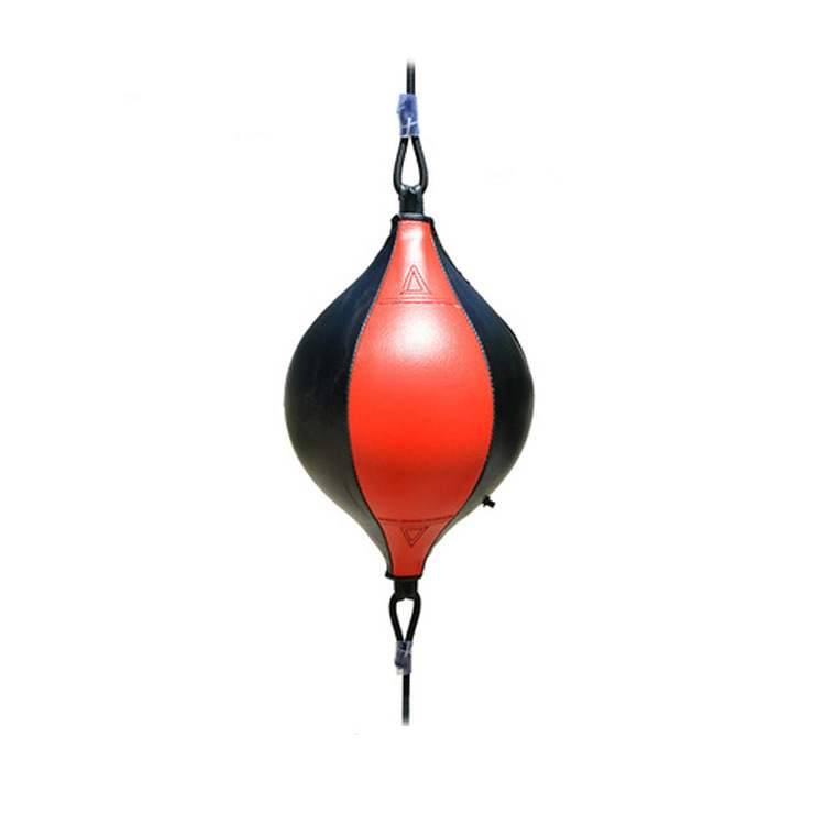 Quickball kick-off, trainer-reacting ball