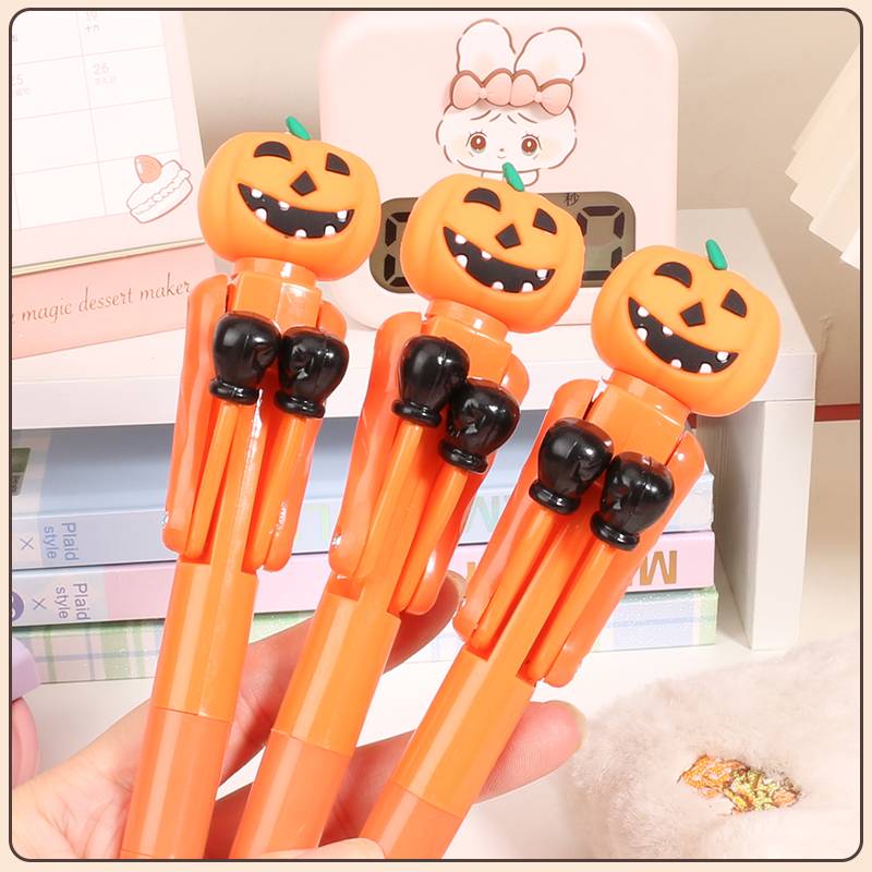 A pumpkin boxing pen
