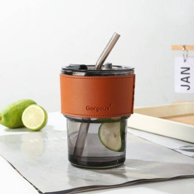 A cup + straw
