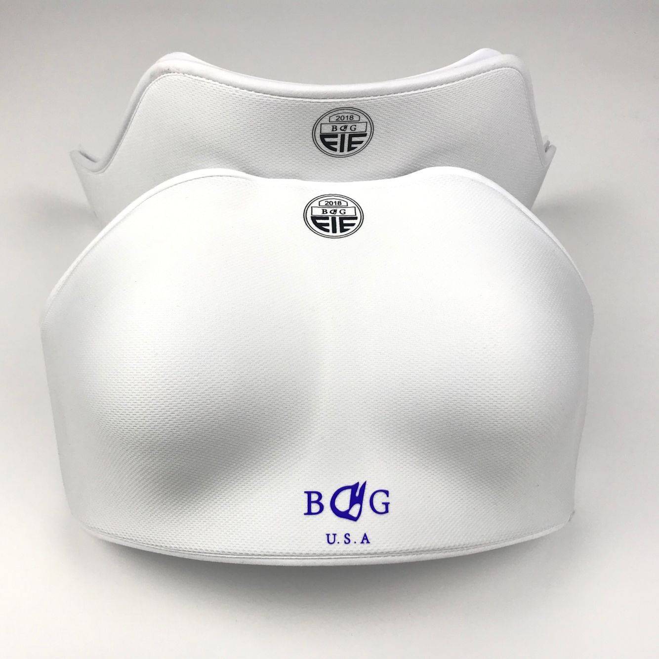 FIE/CE soldiers hit HEMA fencing chest protection