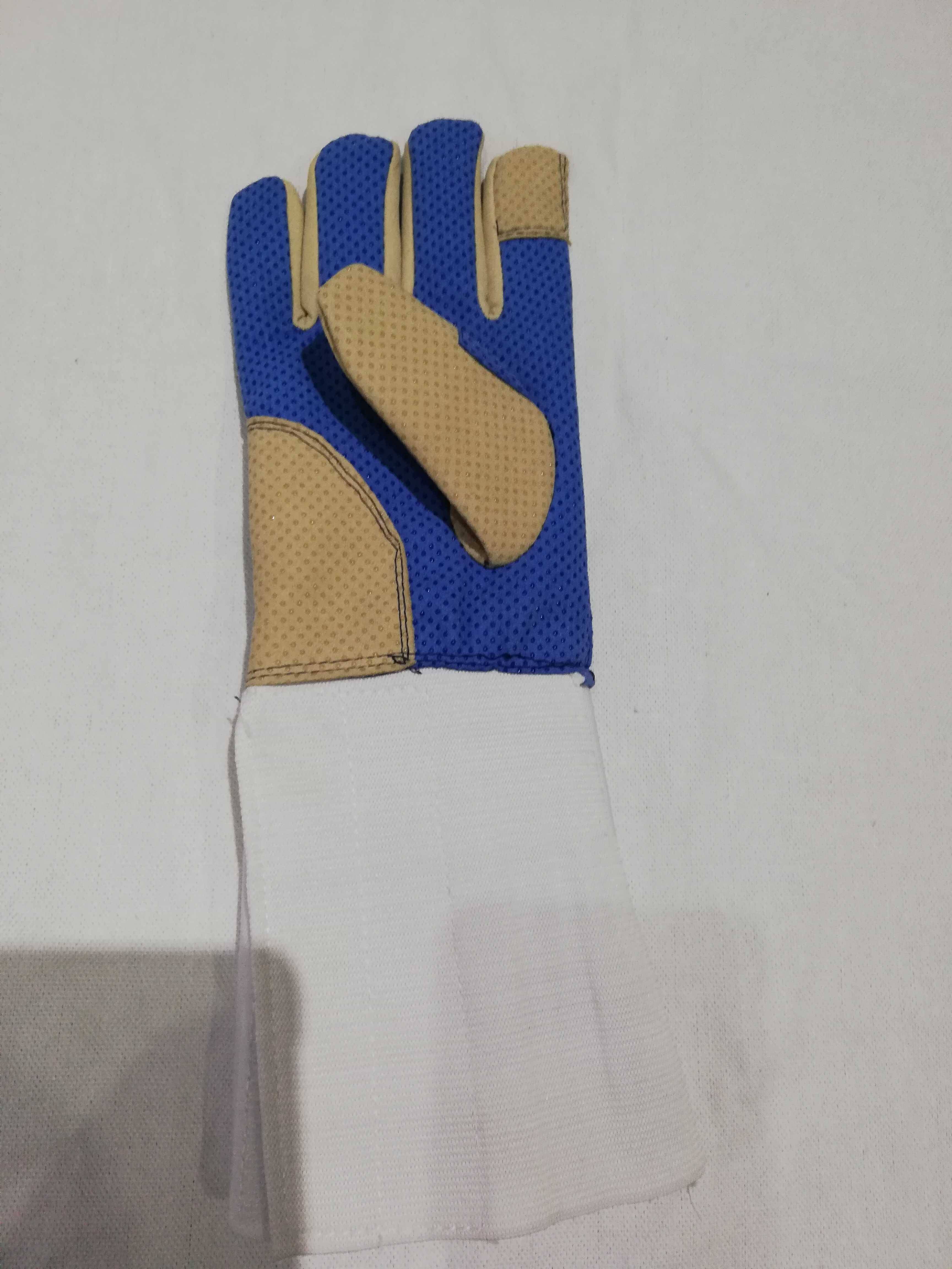 Fencing gloves new non -slip adult children three gloves, gloves, flower swords, heavy swords, swords, water toilet equipment
