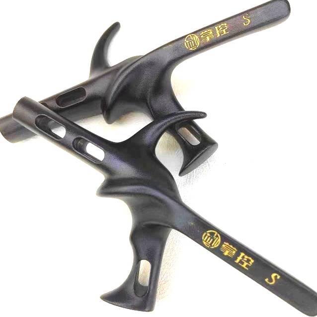The handle on the right hand is empty