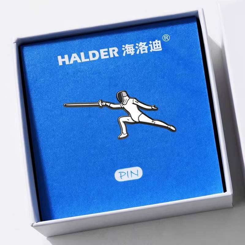 Fencing broochey emblem, Cultural and Creative souvenirs, fencing sports small gift box