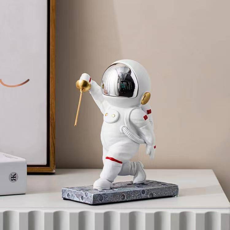 Fencing gift fencing player given birthday gift material Material high -quality fencing space man toys