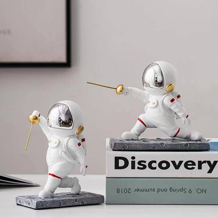 Spitfire dragon: toy fencing villain gives birthday gift handicraft decoration children's room jewelry