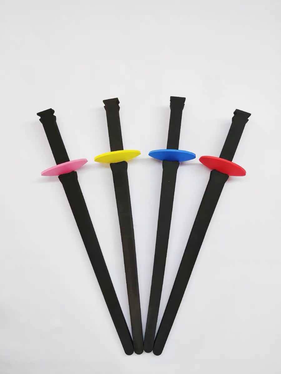 Net celebrities recommend fencing equipment Children's enlightenment fencing training bubble swords to ship