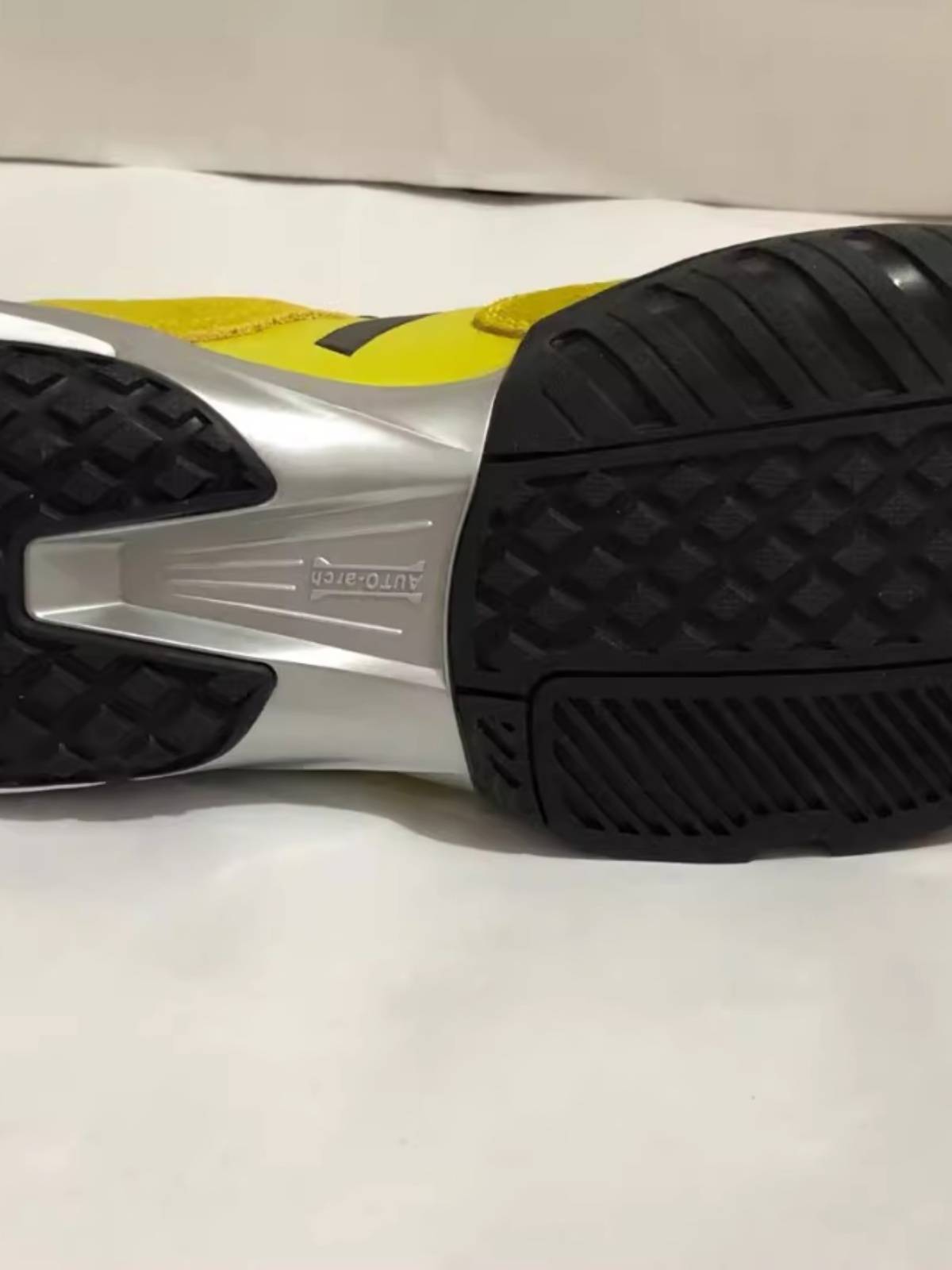 New Anta Adult Children's Sword Shoes Training Professional Competition Fencing Shoes Anti -slip and wear -resistant yellow