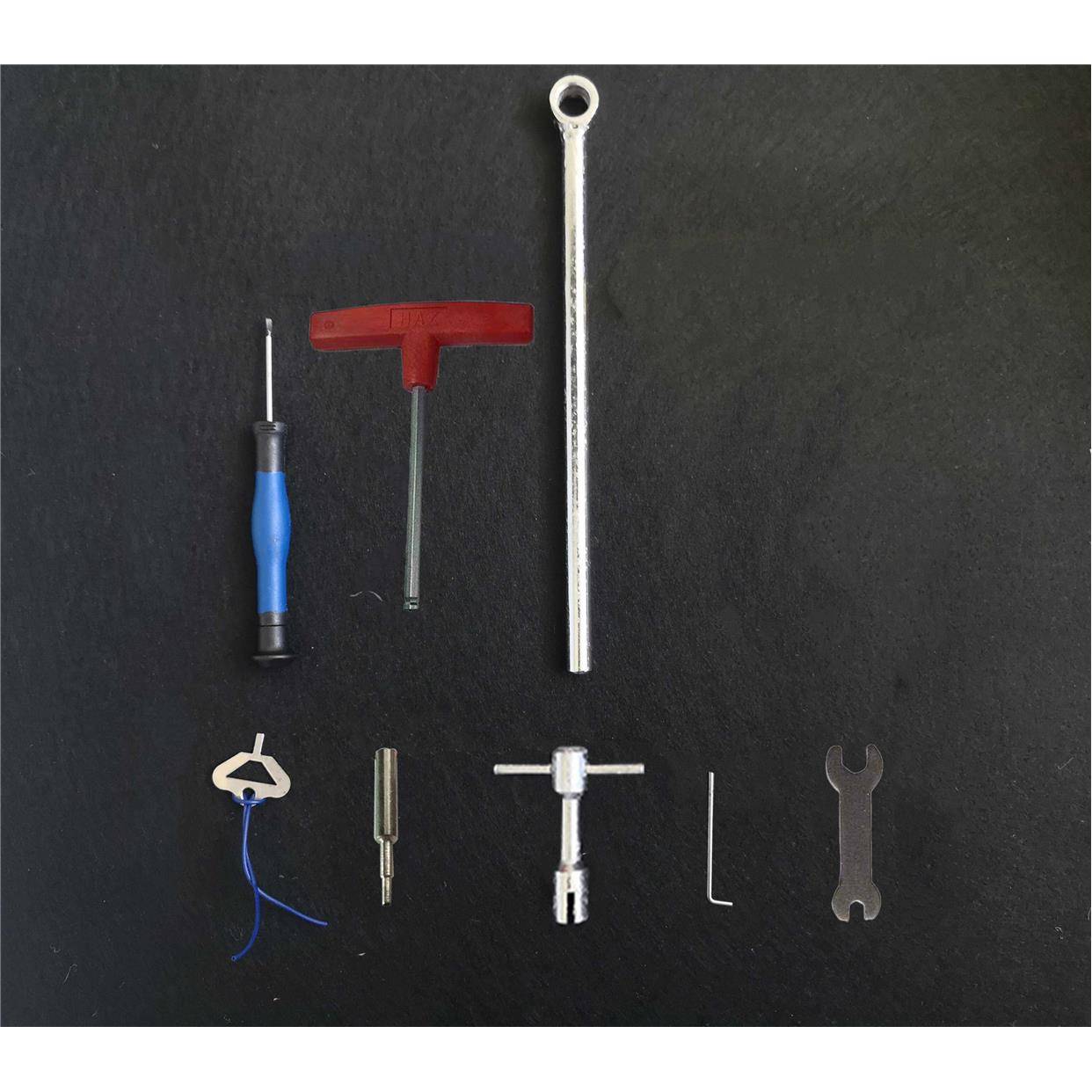 A full set of heavy swords (without toolkits)