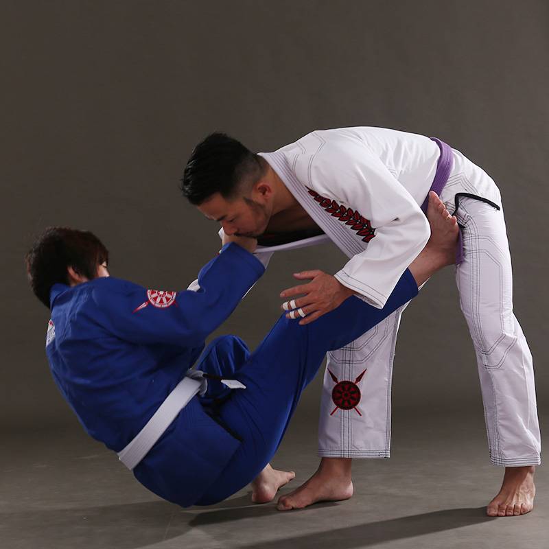 Fluory Acting Bighthlasa Jiu -Jitsu, a male and female BJJ GI Judo Children's Adult Jiu -Jitsu Duke