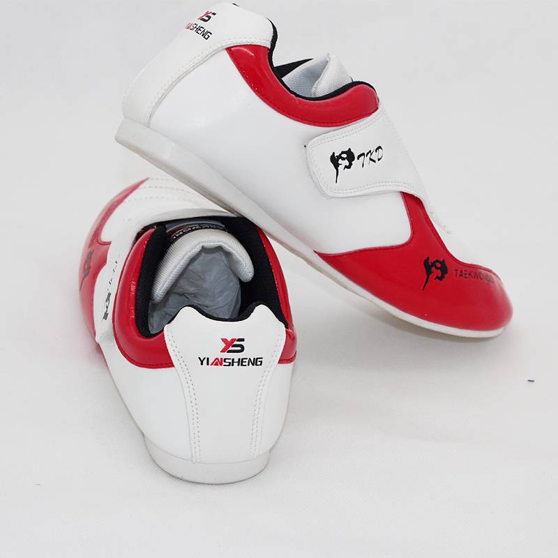 The silver-rich adult Taekwondo Shoes were suffocated with male and female taekwondo karate shoes to deliver socks