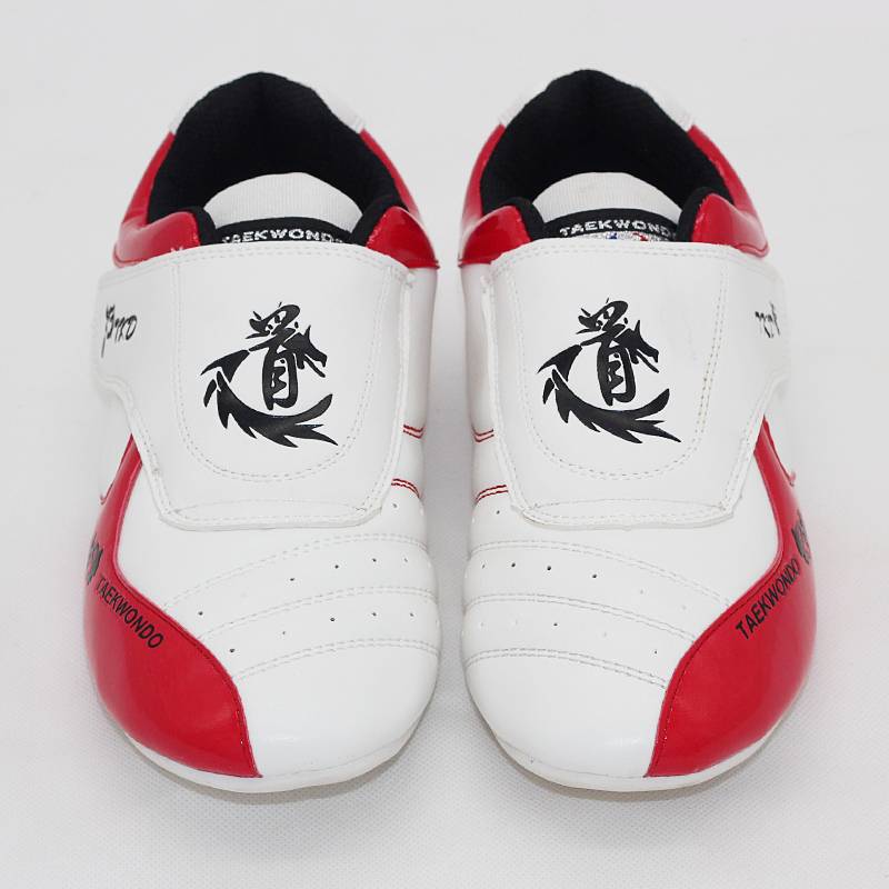 The silver-rich adult Taekwondo Shoes were suffocated with male and female taekwondo karate shoes to deliver socks