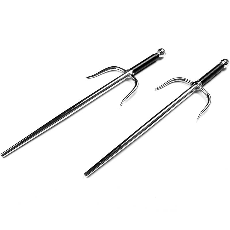 Japan -made Pills Ryukyu karate trigeminal trigeminal Three Music Short Masters Chinese martial arts iron ruler pens