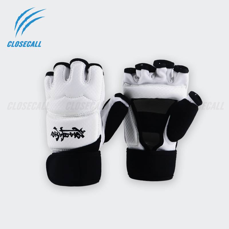 Extremely fangs, karate gloves, one shock, gloves, fingers, finger semi -fingers, very true hit, children's protective adult