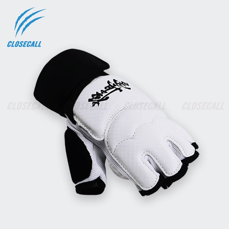 Extremely fangs, karate gloves, one shock, gloves, fingers, finger semi -fingers, very true hit, children's protective adult
