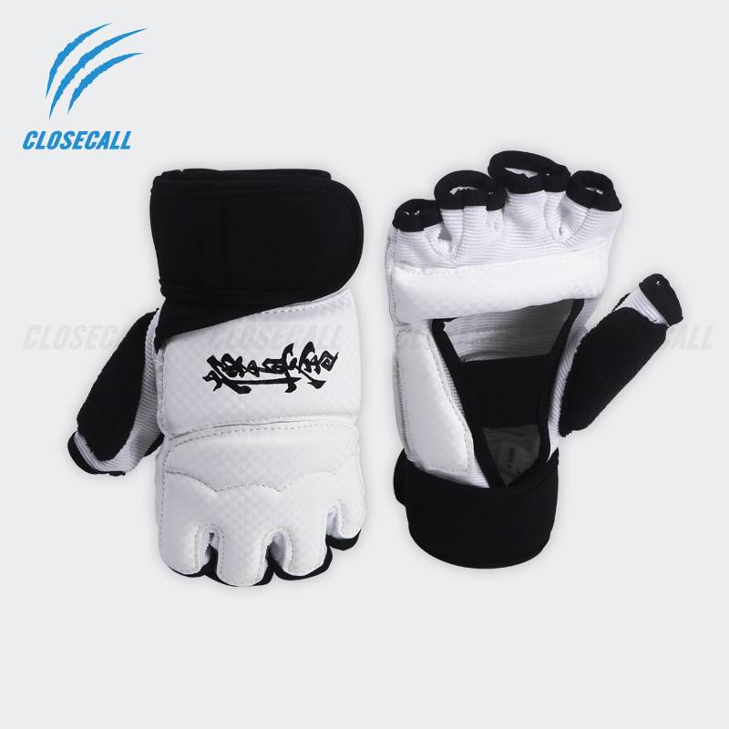 Extremely fangs, karate gloves, one shock, gloves, fingers, finger semi -fingers, very true hit, children's protective adult