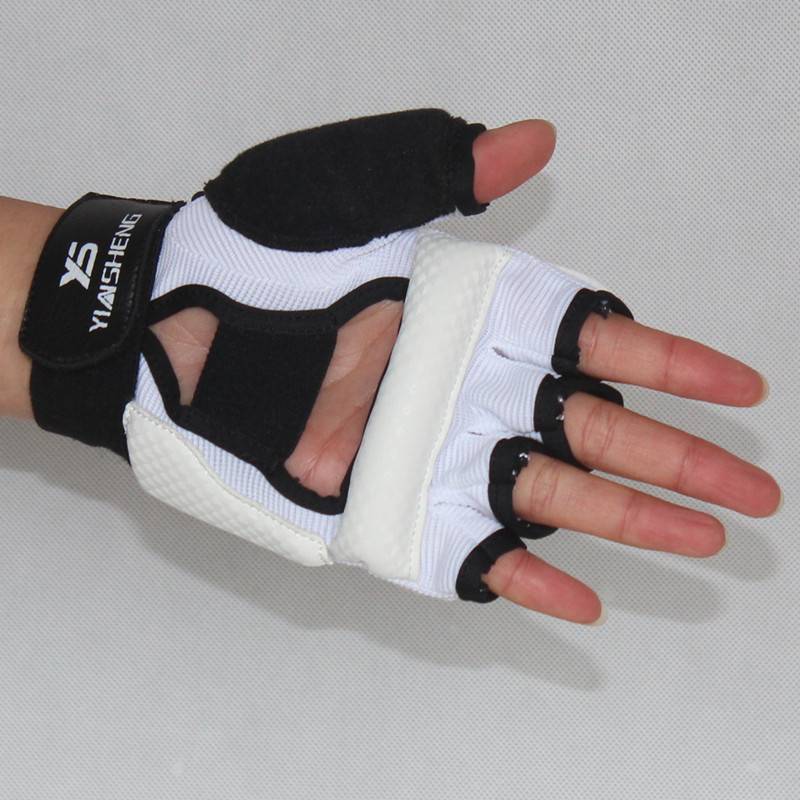 A professional training kit for boys and girls with hand-guarded gloves for leg-back-snatch real-style competitions