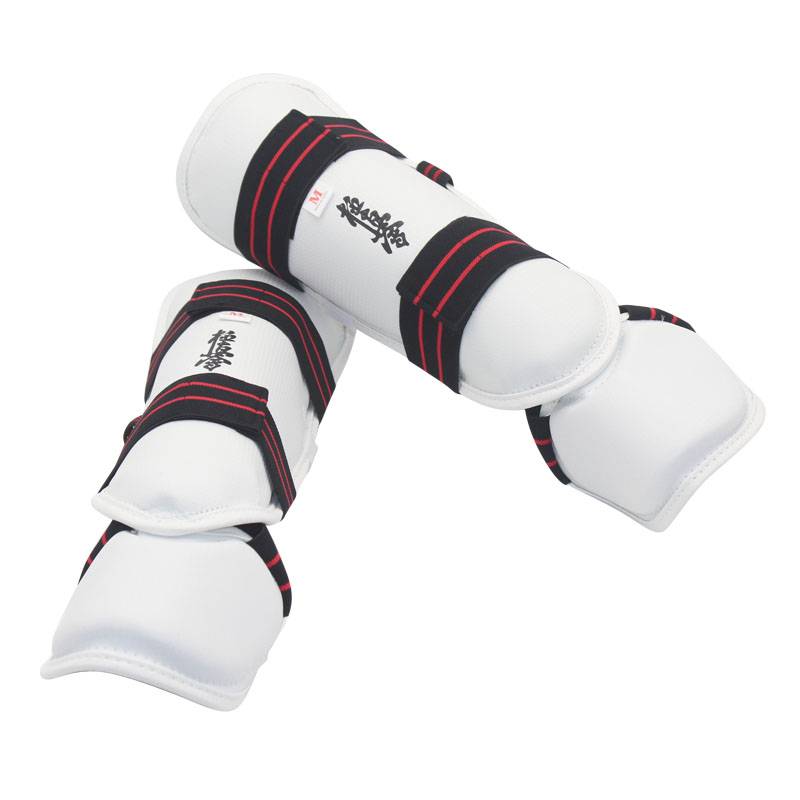 The silver karate karate for leg protection is a very good way to protect leg protection