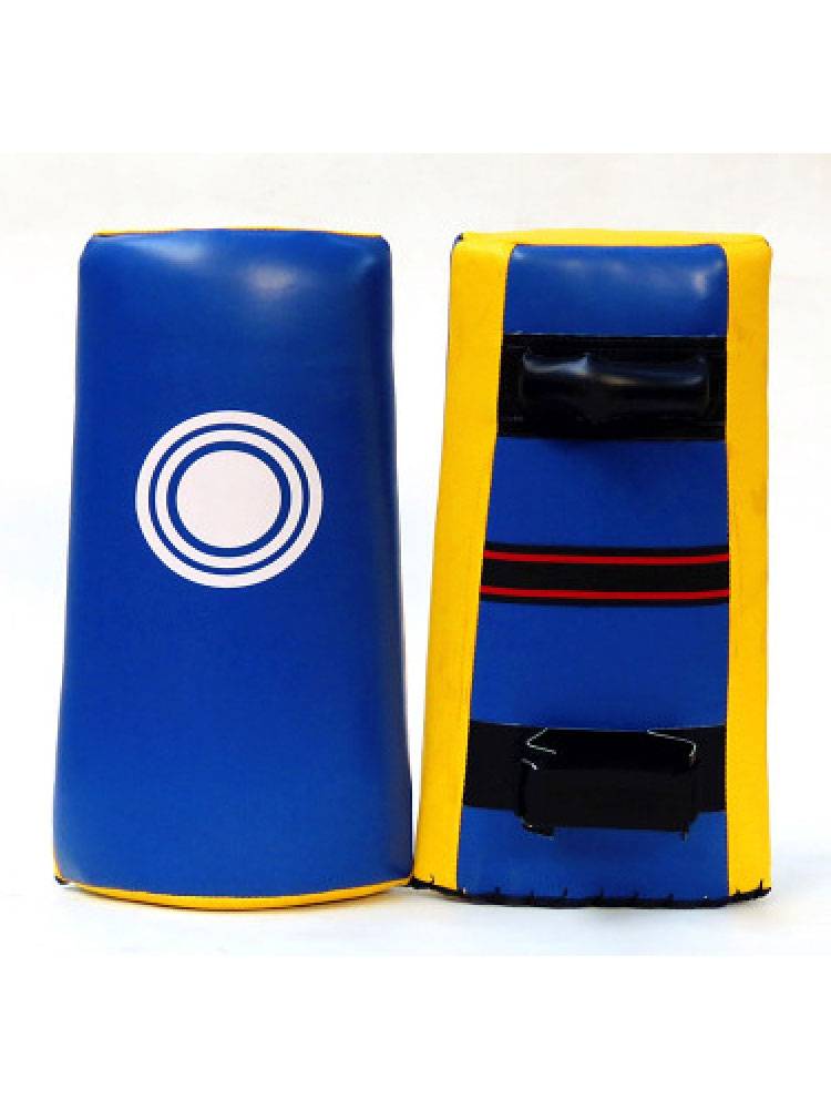 Taekwondo's double-footed arc-shaped ranger's ranger's ranger is trained in karate