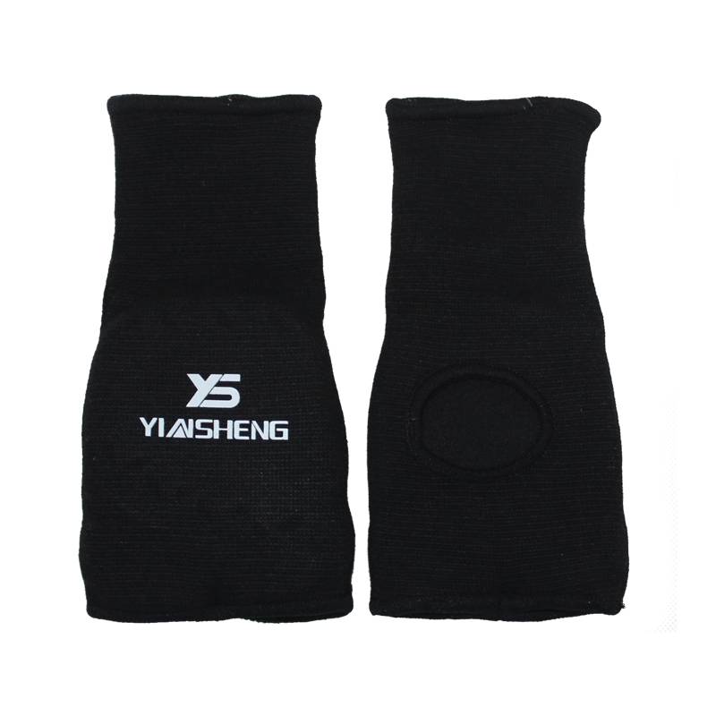 Silver-rich adult karate karate karate boxing boxing gloves