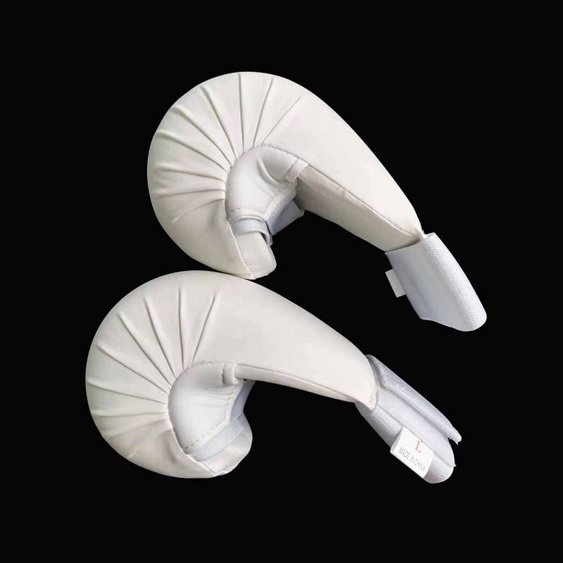 The school chooses karate gloves to protect the wrist protection gear, adult training professional glove combat