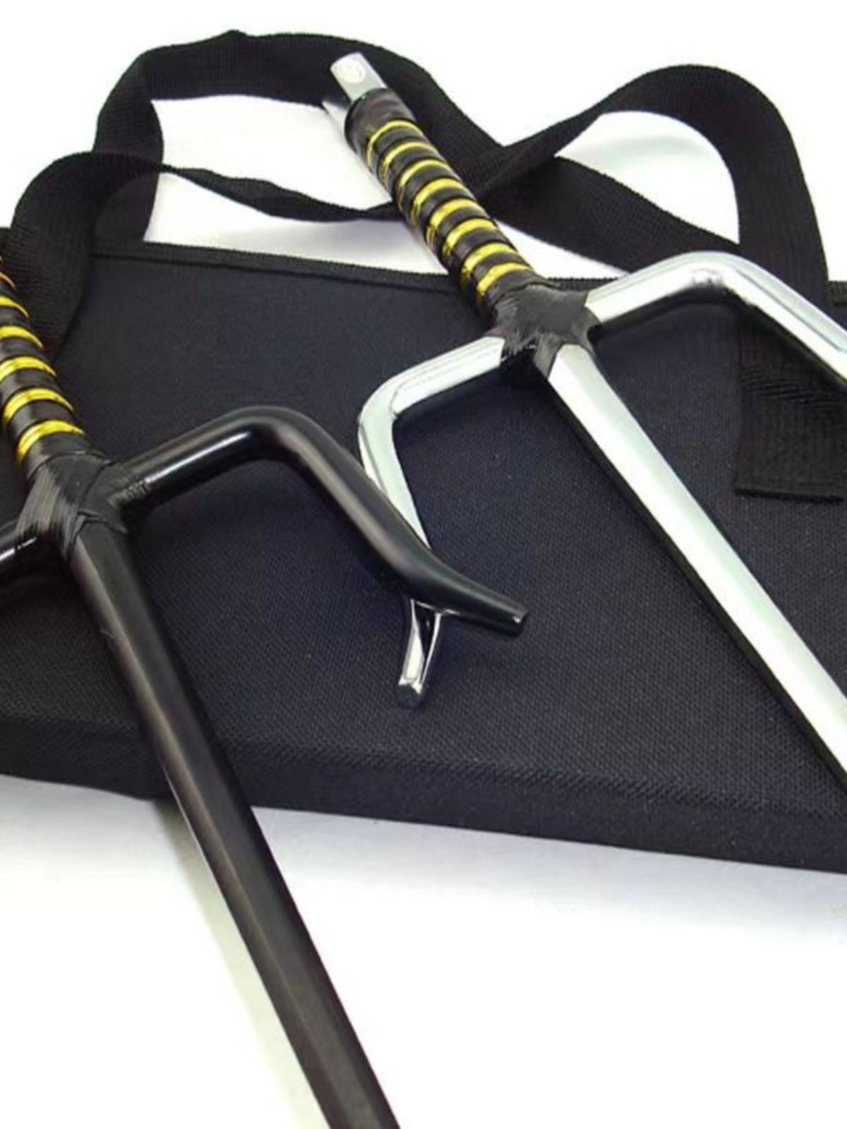 Karate short fork rogue, solid steel, two fork, two forkkuki kung fu, three -share fork fork, tension martial arts ten -handed iron ruler