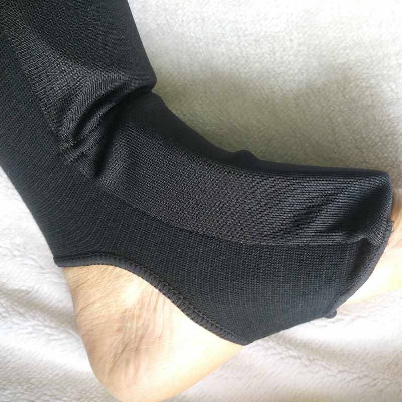 American men and women karate taekwondo -legged combat scattering combined foot protective calf professional protective gear black
