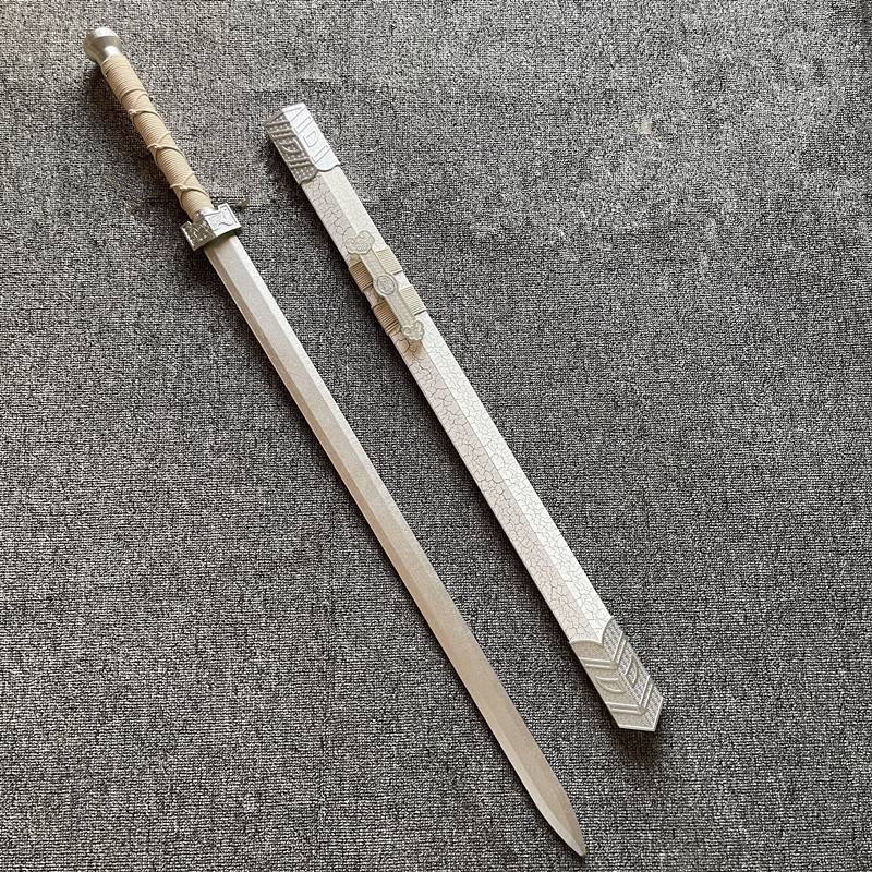the silver sword, 103 cm