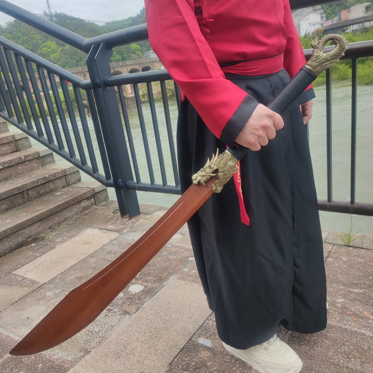 Wooden wooden knife with sheath embroidery spring knife Tang Hengdao Samurai Blade Training Weapon Bamboo Sword Children's Toy Wooden Taoist Proposa