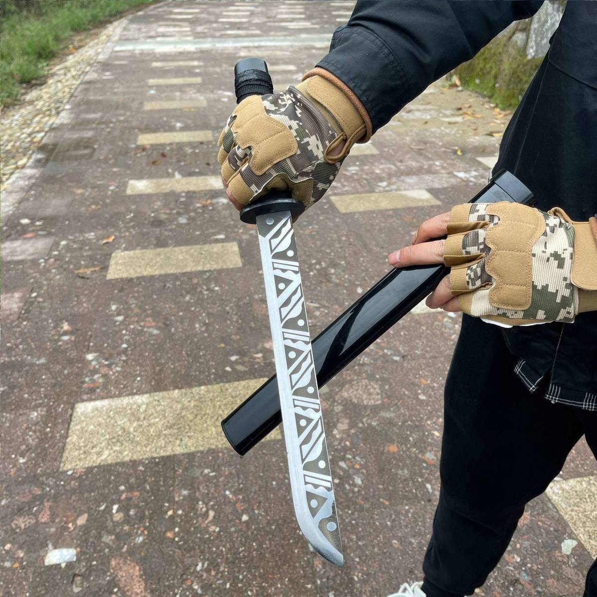 THE CLOUD-MARKED BLADE 50 CM SHORT
