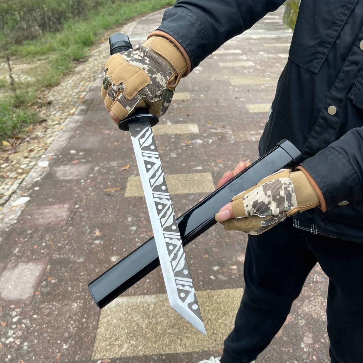 THE CLOUD-PRINTED BLADE 50 CM SHORT