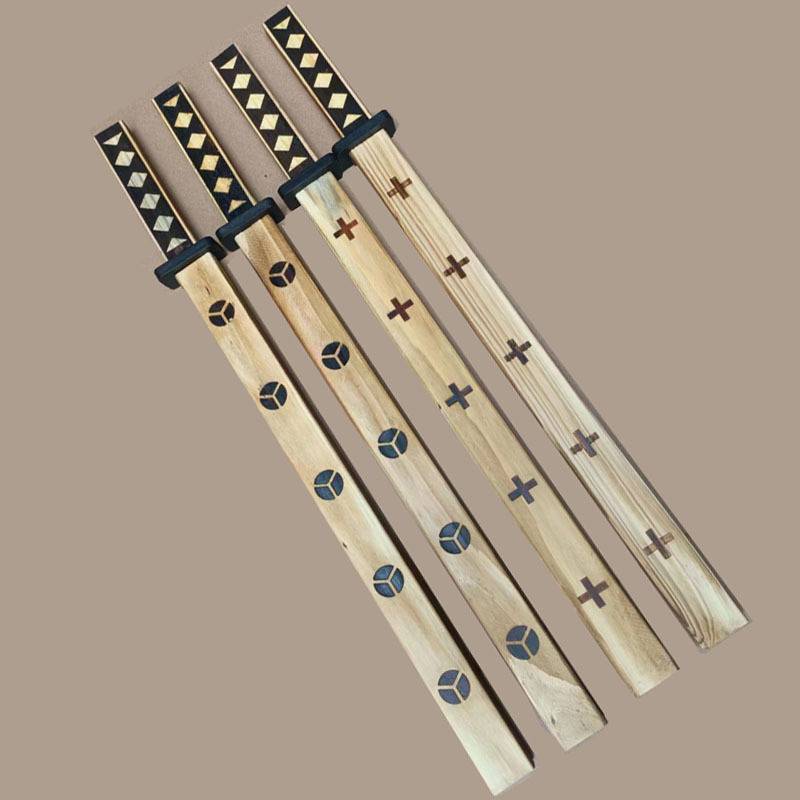 All woody-coloured swordsman