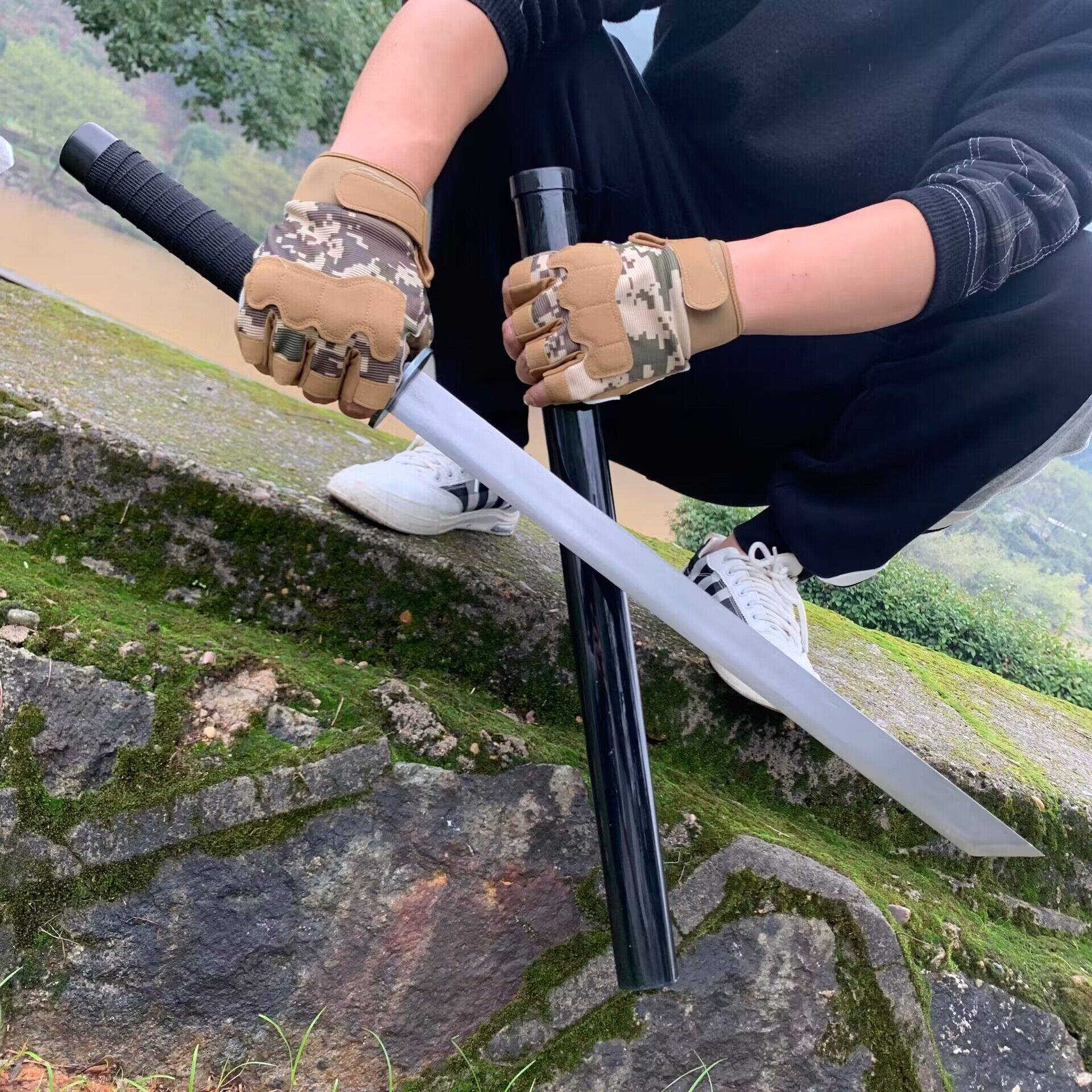 WHITE BLADE 78CM