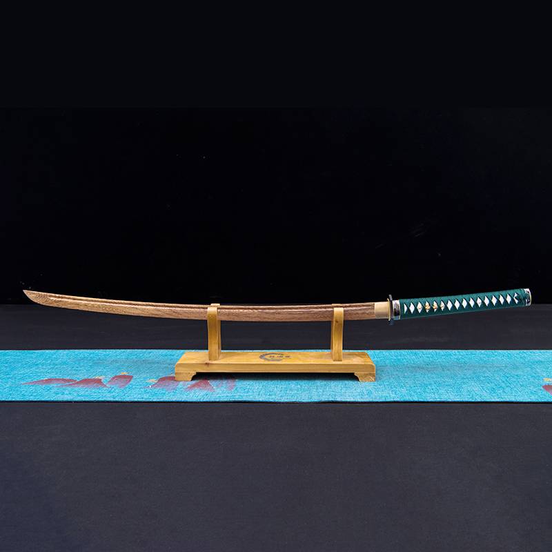 Long-term with a kimber knife and a Japanese sworddo training in the Knife and Nau Knife exercises unopened