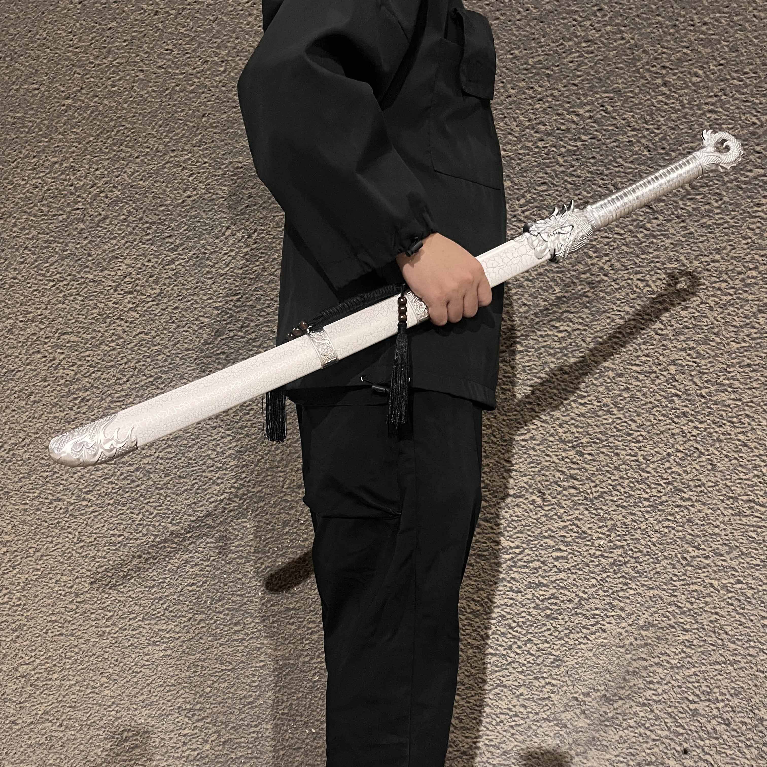 Tang Hengdao embroidered spring knife Han sword wooden ancient style Jinyi Weiwei fish clothing cos props wood sword wood sword children's toys