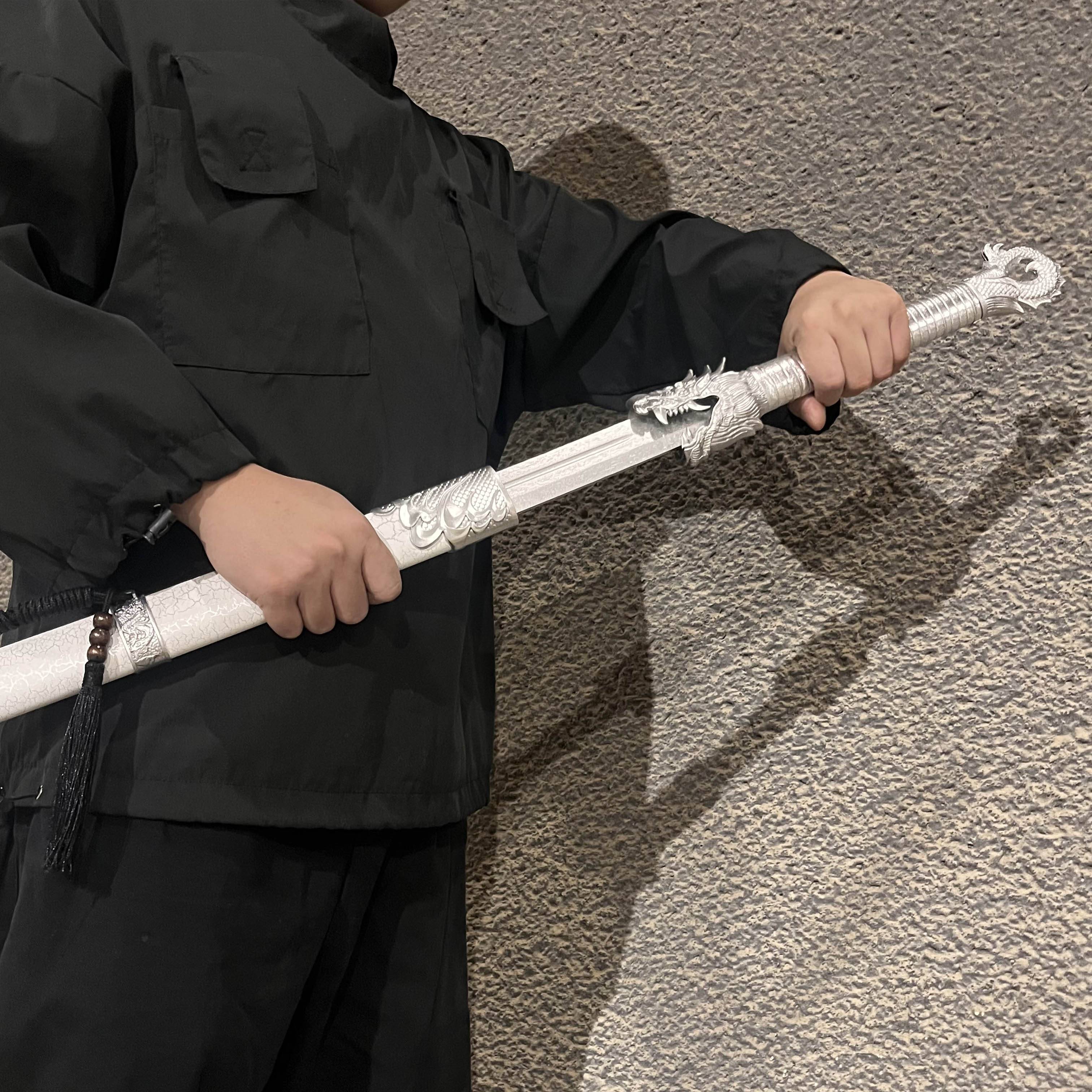 Tang Hengdao embroidered spring knife Han sword wooden ancient style Jinyi Weiwei fish clothing cos props wood sword wood sword children's toys