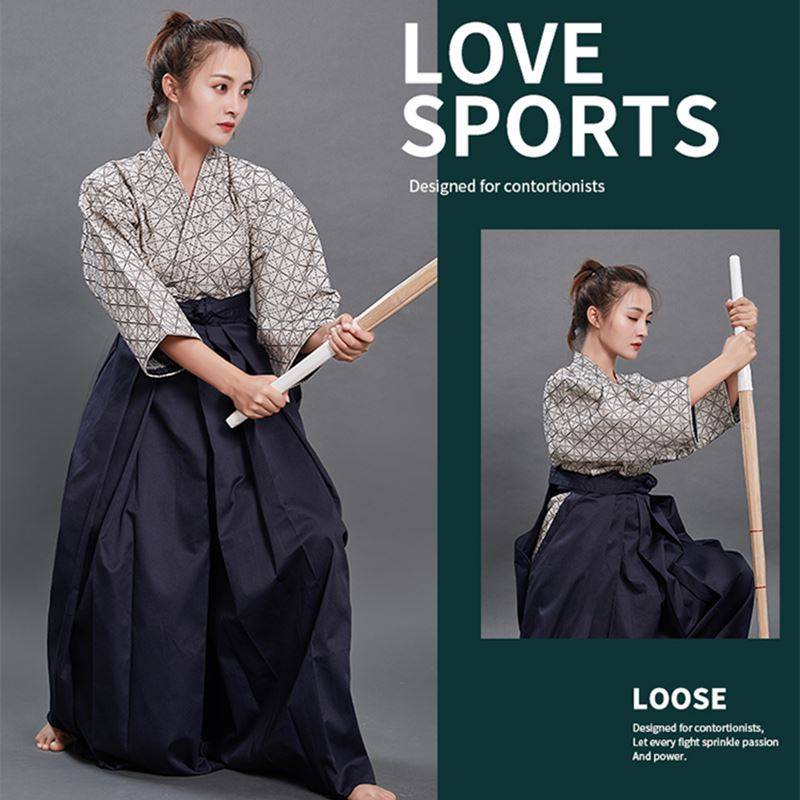 • First-class swordsmen of the popular ceremonial ceremonial ceremonial dress. Male blue and white