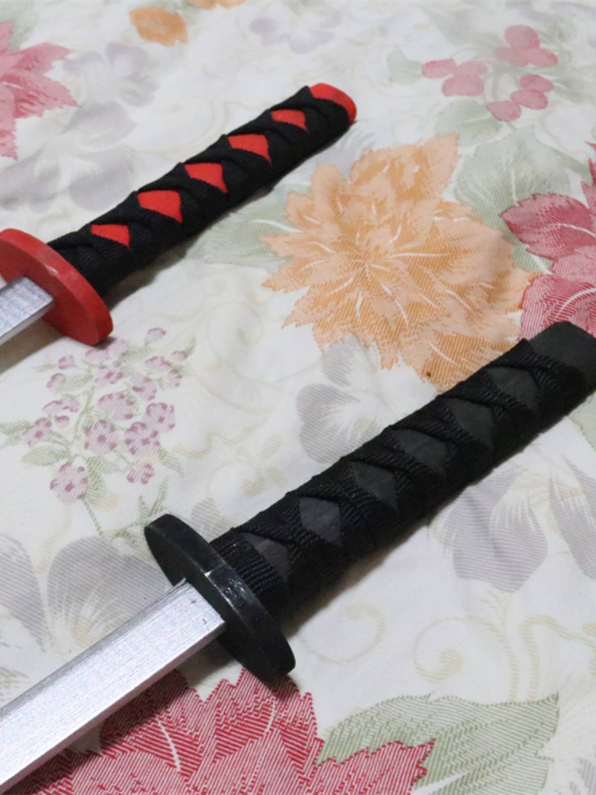 Children's wooden sword, wooden sword solid wood bamboo, three kingdoms of weapon plastic sword, boy toy martial arts school performance sword