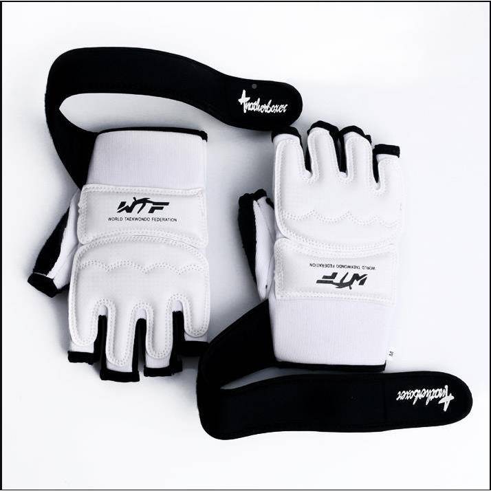 Direct sales Taekwondo gloves set adult taekwondo hand children's feet scattering men and women hitting protective gear, sandbag boxing