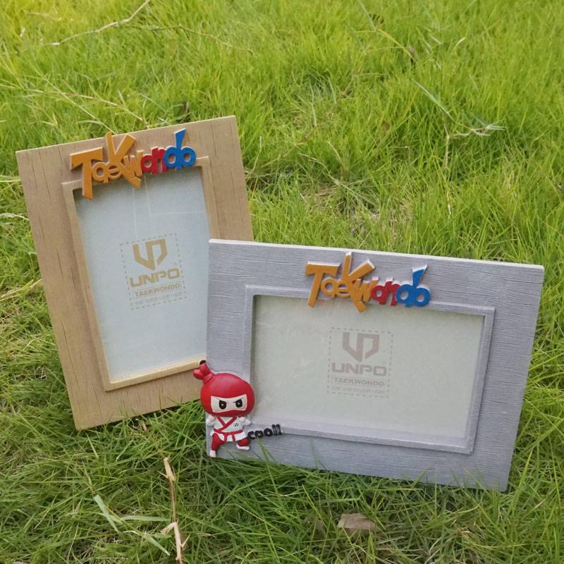Youbon Children's Taekwondo Around Small Gift Taekwondo Photo Frame Putting on Souvenirs Taekwondo Products