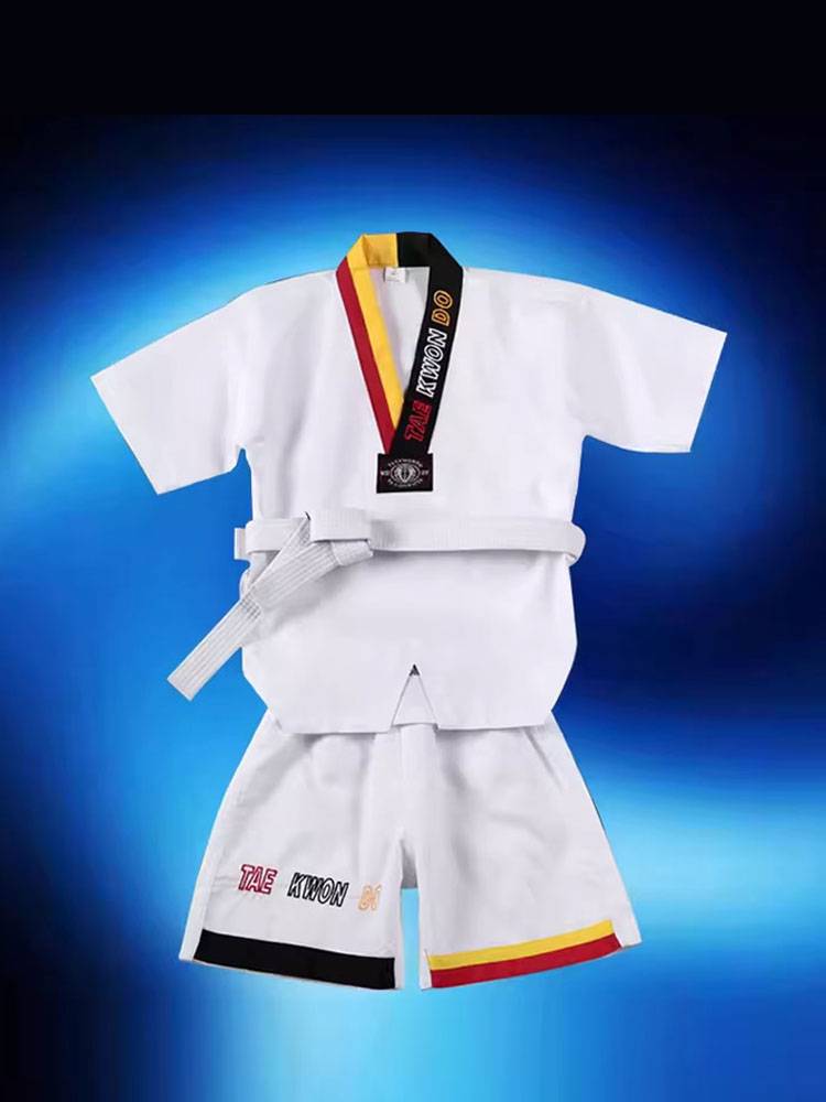 Taekwondo wears short-sleeved thongs and thongs for adult training students, male and female long-sleeved coaches
