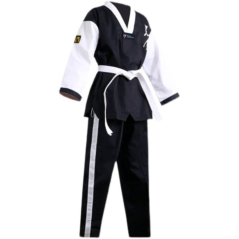 Taekwondo wears a child's thong-free summer cuffs for first-season training for male and female students