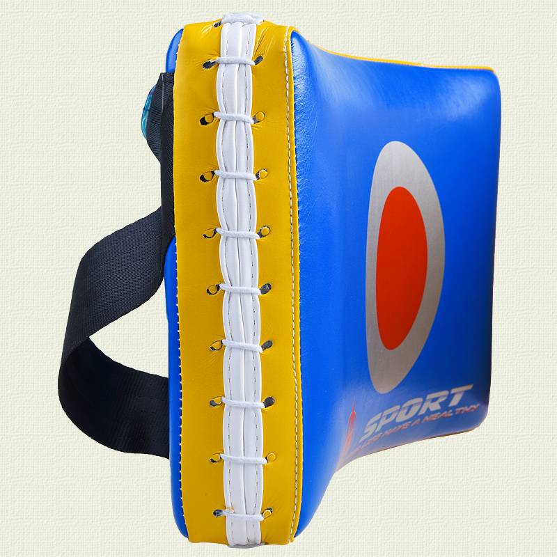 Taekwondo's double-facing-foot training kit for children