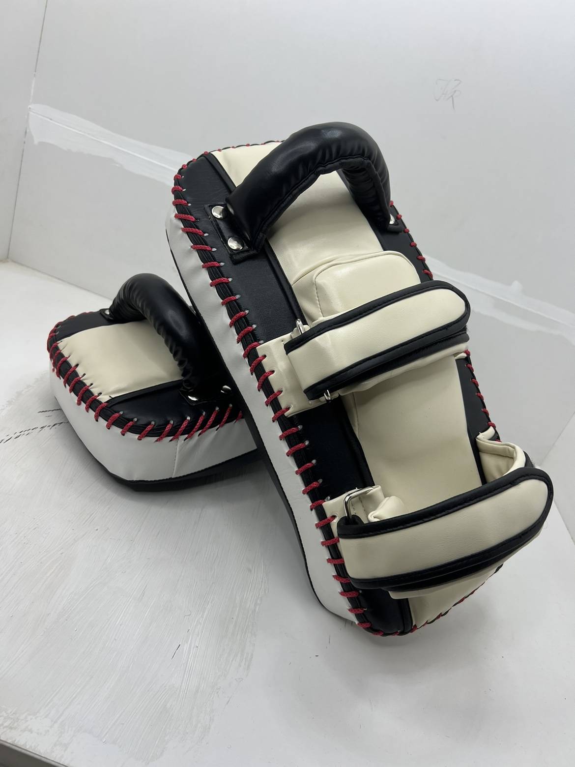 Chunlong Muay Thai Della boxing foot target thickened PU foot target Sanjue Thai taekwondo foot target boxing boxing target