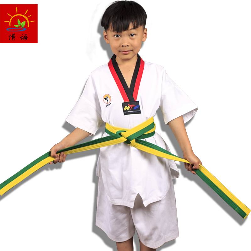 Taekwondo for children in the autumn and winter, adult beginners trained university students in taekwondo for men and women